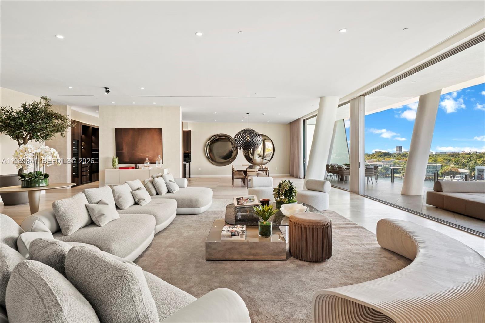 5 Grove Isle Dr Unit: PHS01