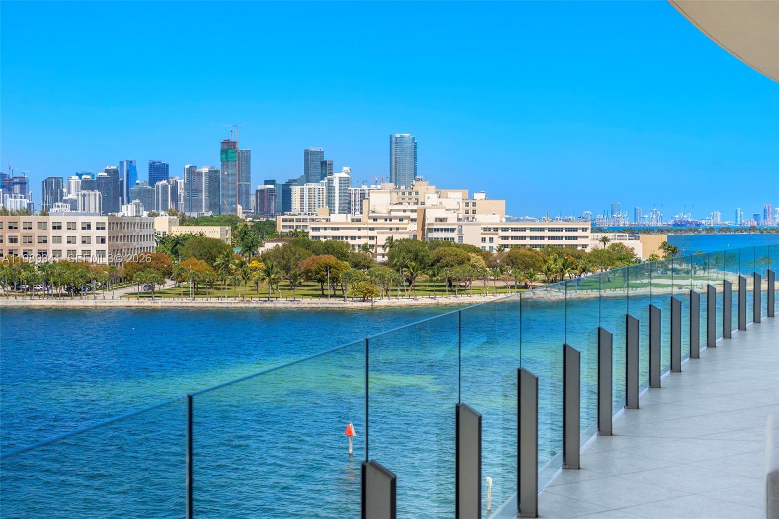 5 Grove Isle Dr Unit: PHS01