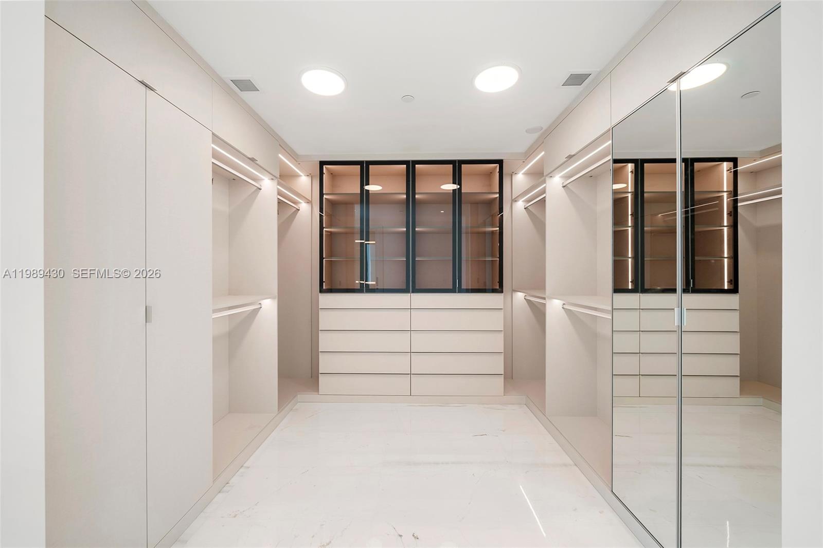 300 Biscayne Boulevard Way # 1904C