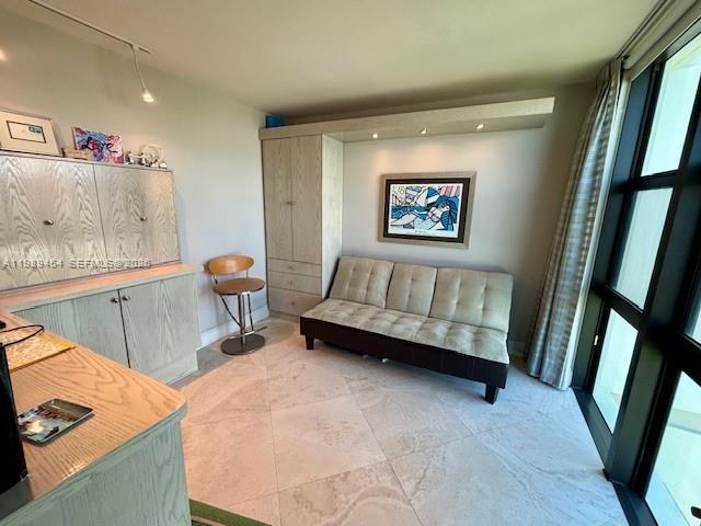 1111 Crandon Blvd # C902