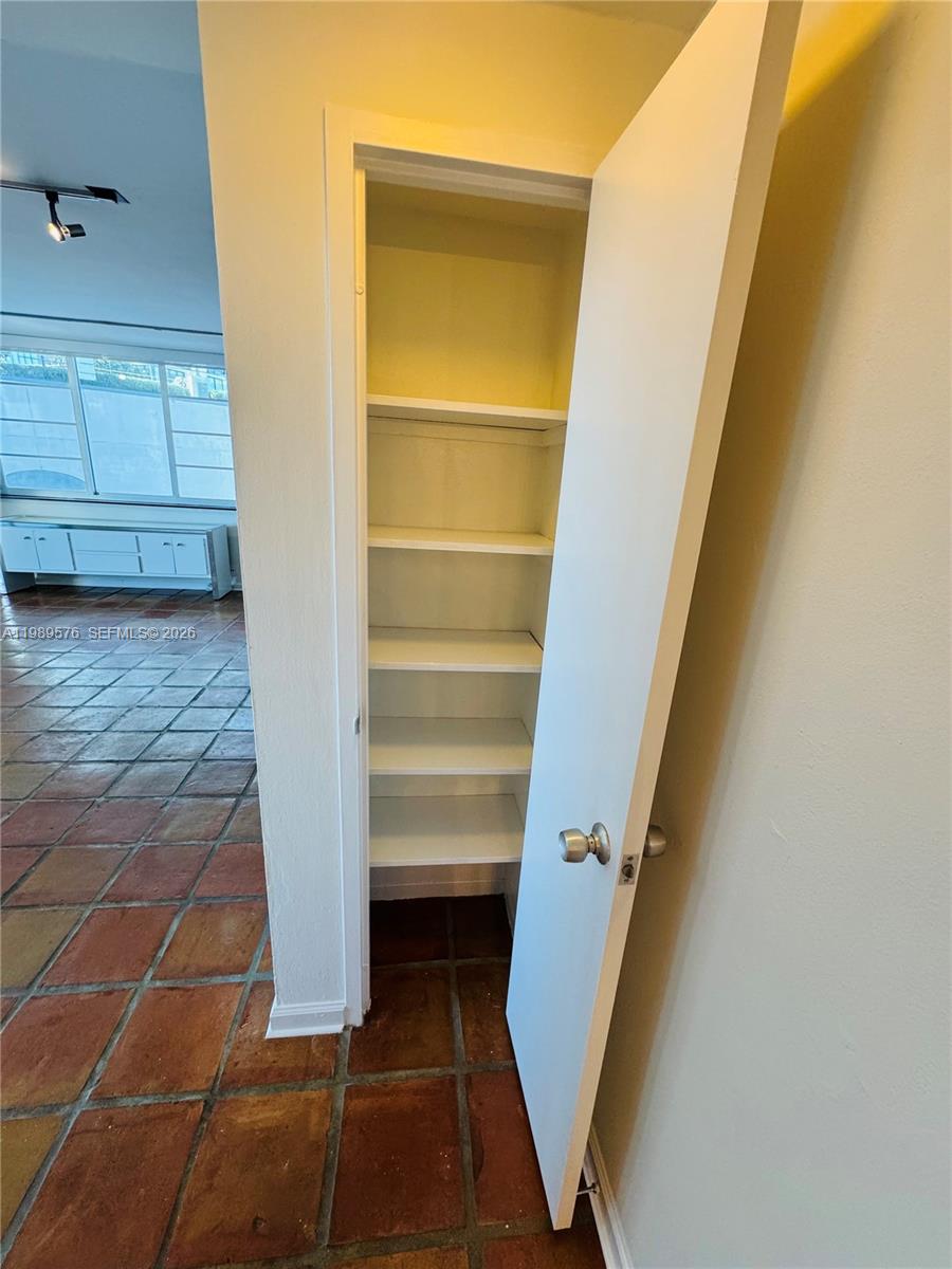 3301 NE 5th Ave # 904