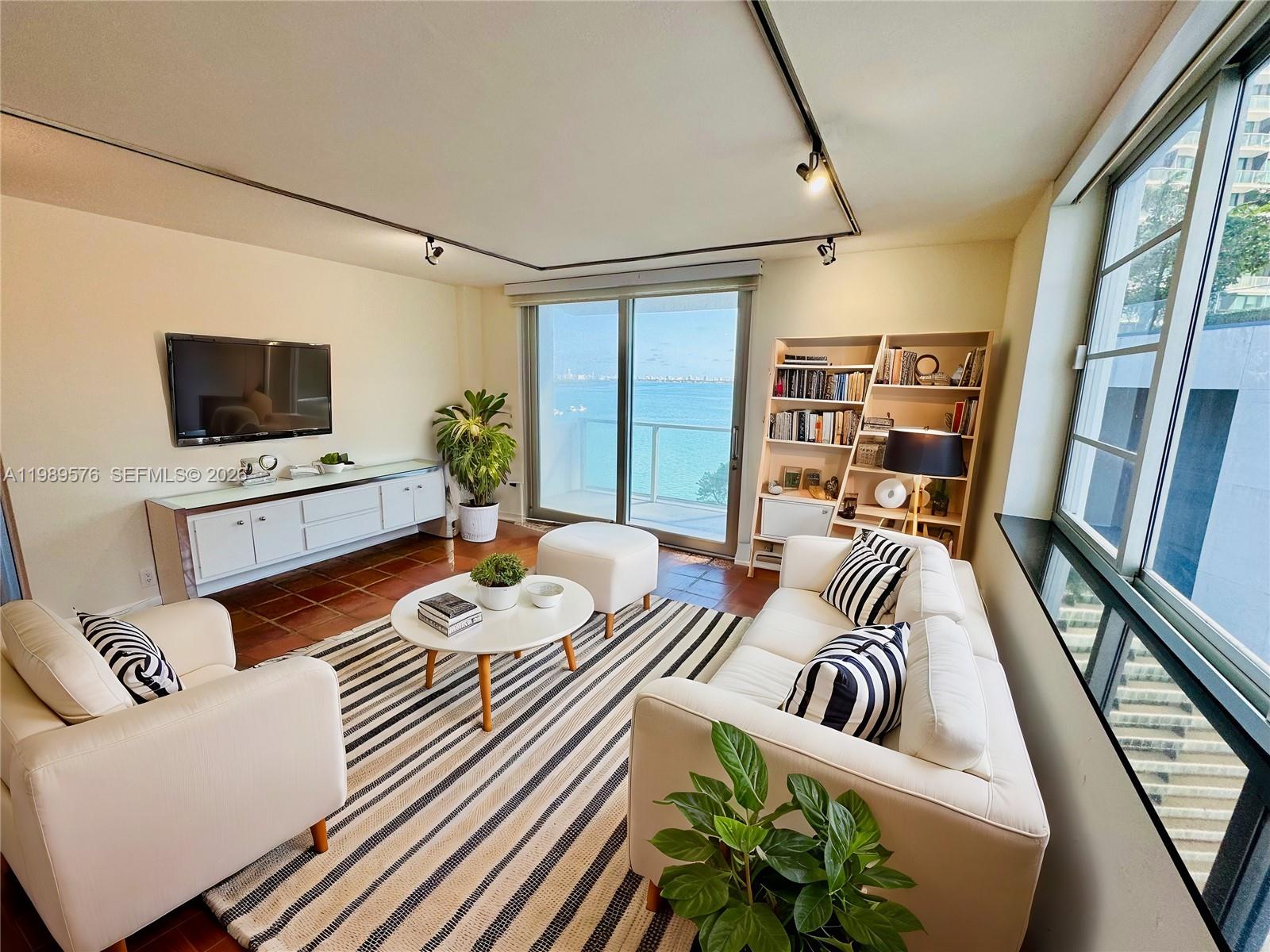 3301 NE 5th Ave # 904