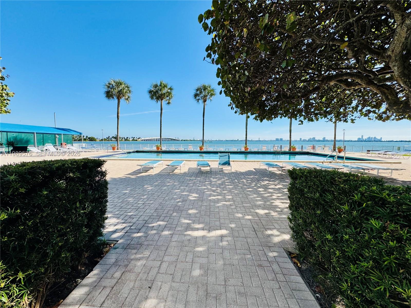 3301 NE 5th Ave # 904