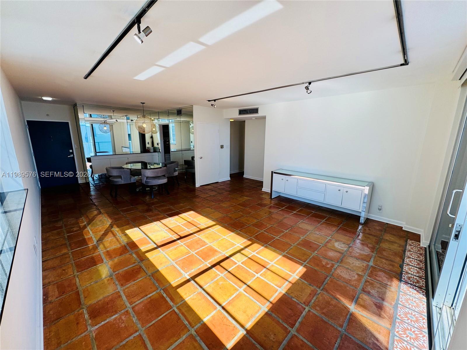 3301 NE 5th Ave # 904