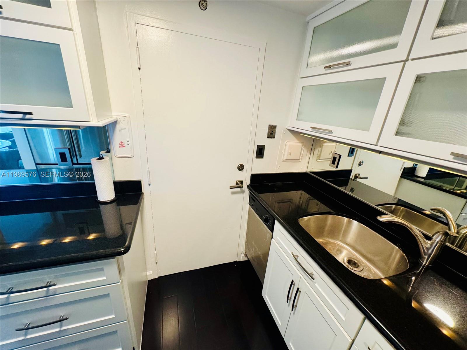 3301 NE 5th Ave # 904