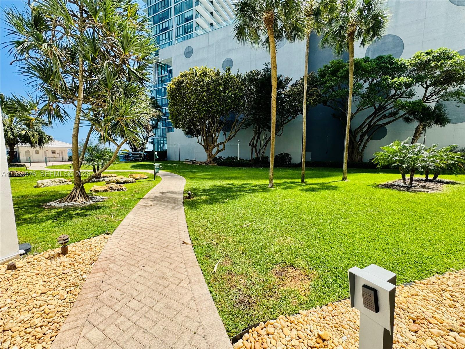 3301 NE 5th Ave # 904