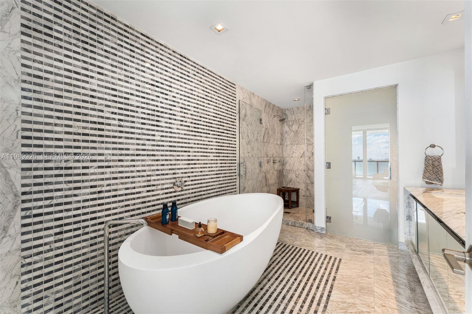 788 NE 23rd St # 2302