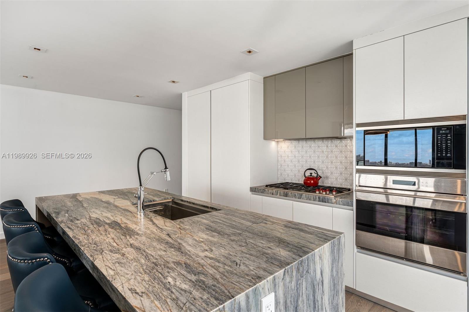 788 NE 23rd St # 2302