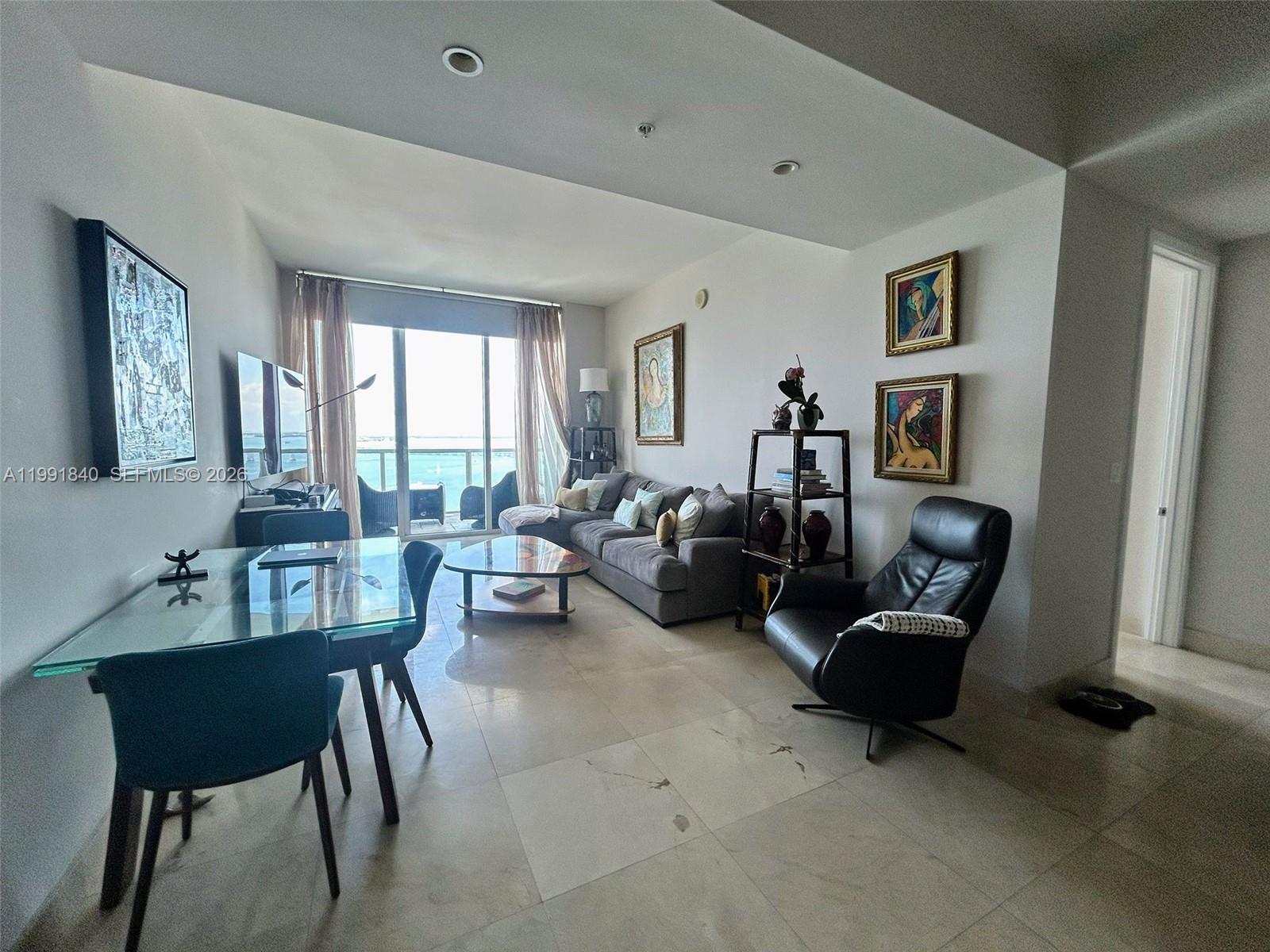 218 SE 14th St Unit: TS303