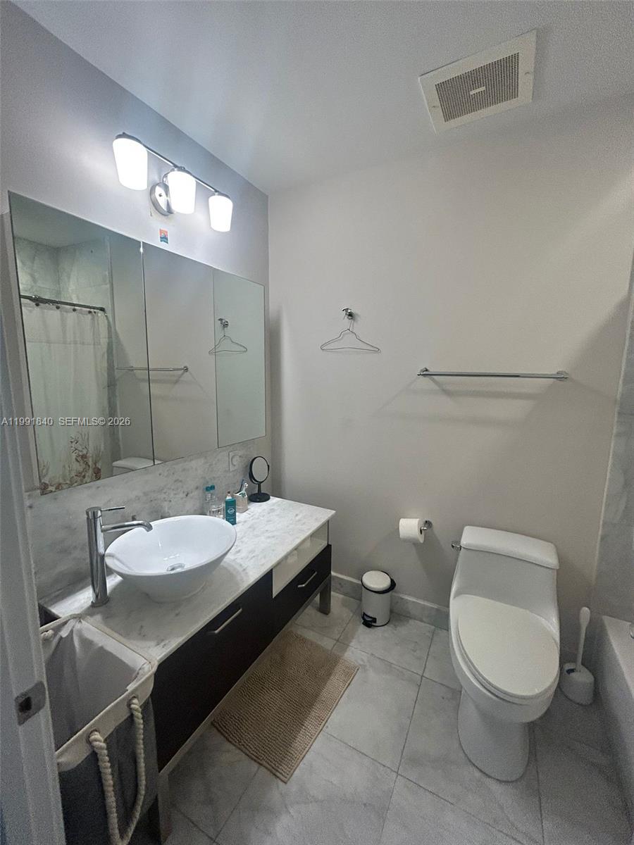 218 SE 14th St Unit: TS303