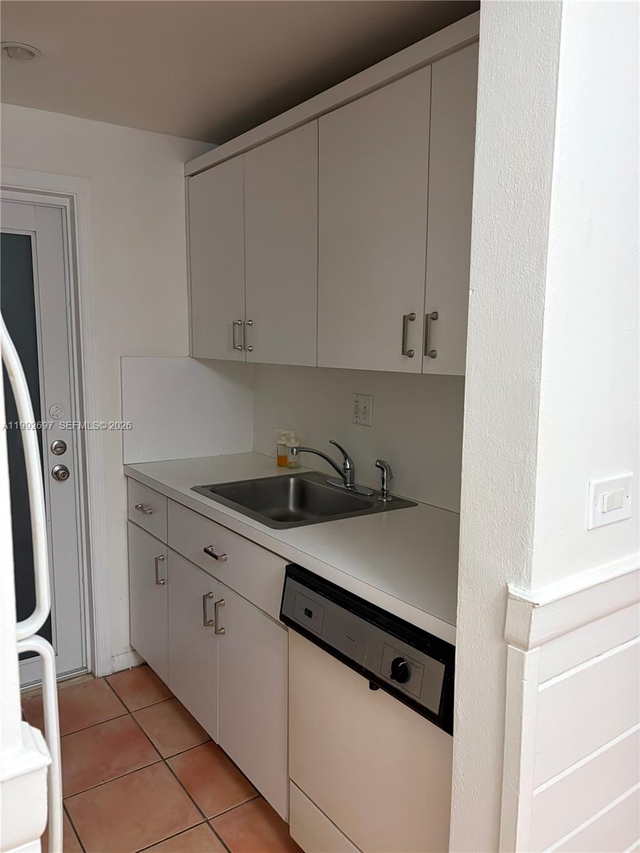 255 Sunrise Dr # 203