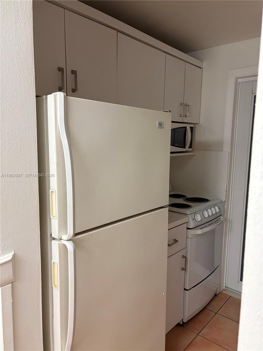 255 Sunrise Dr # 203