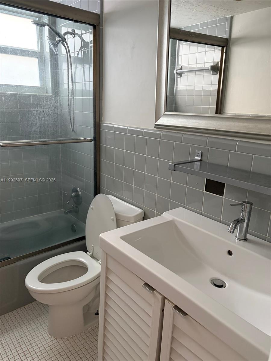 255 Sunrise Dr # 203