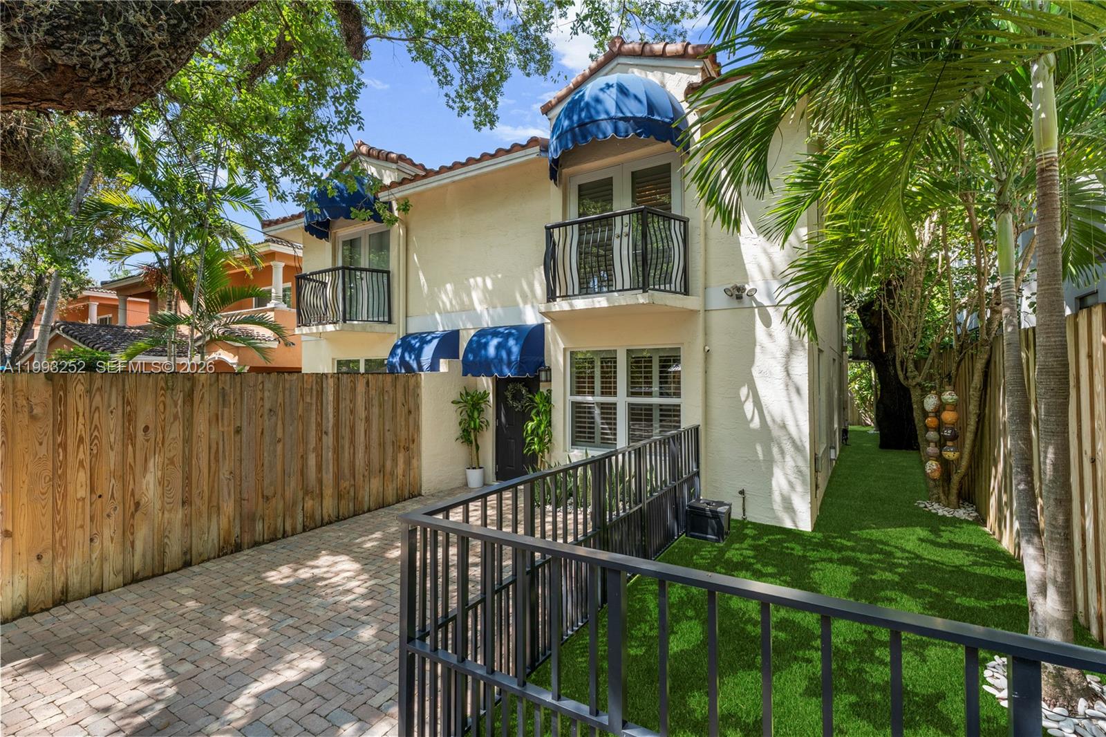3274 Gifford Ln