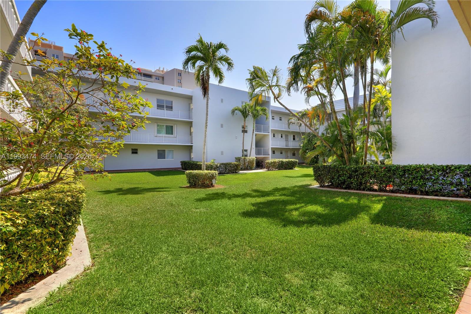 100 Edgewater Dr # 207