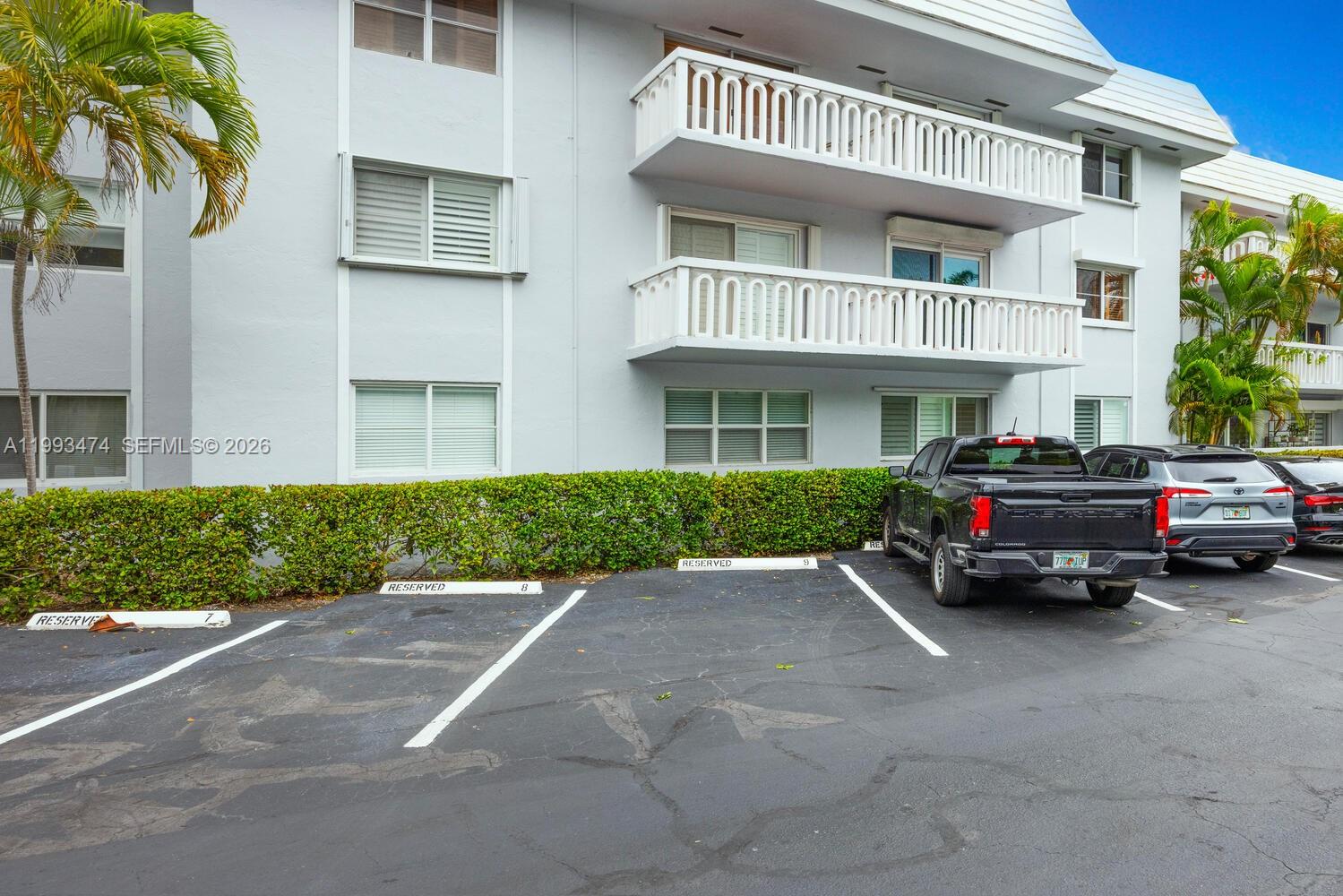 100 Edgewater Dr # 207