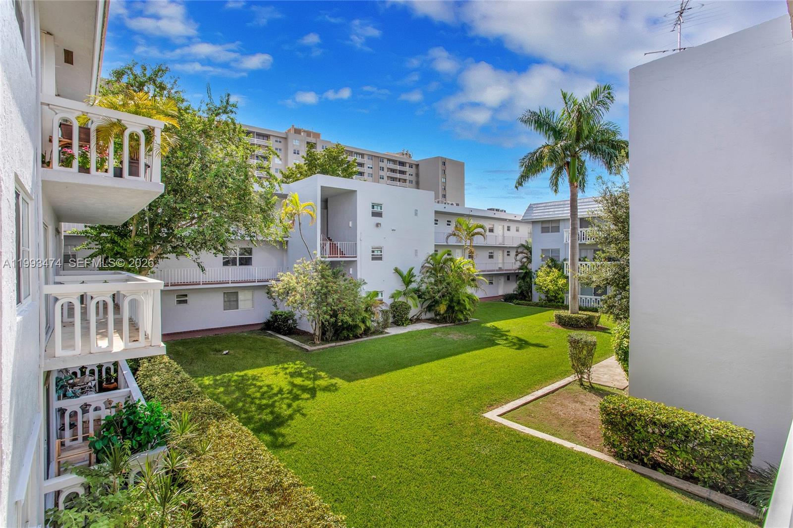 100 Edgewater Dr # 207