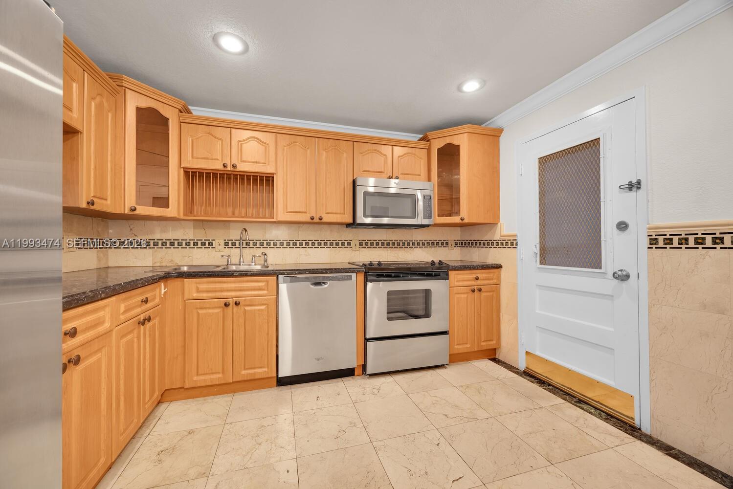100 Edgewater Dr # 207