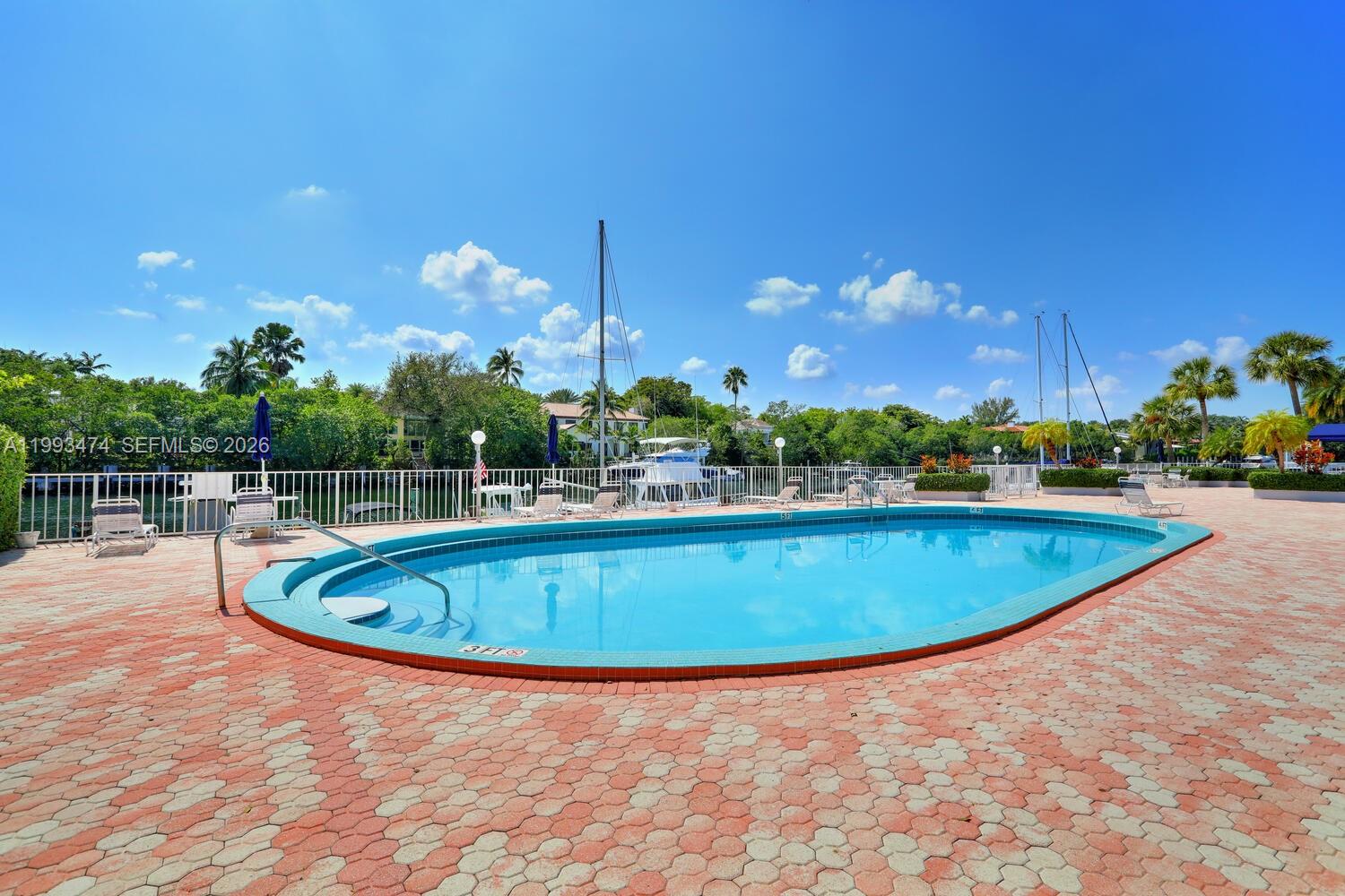 100 Edgewater Dr # 207
