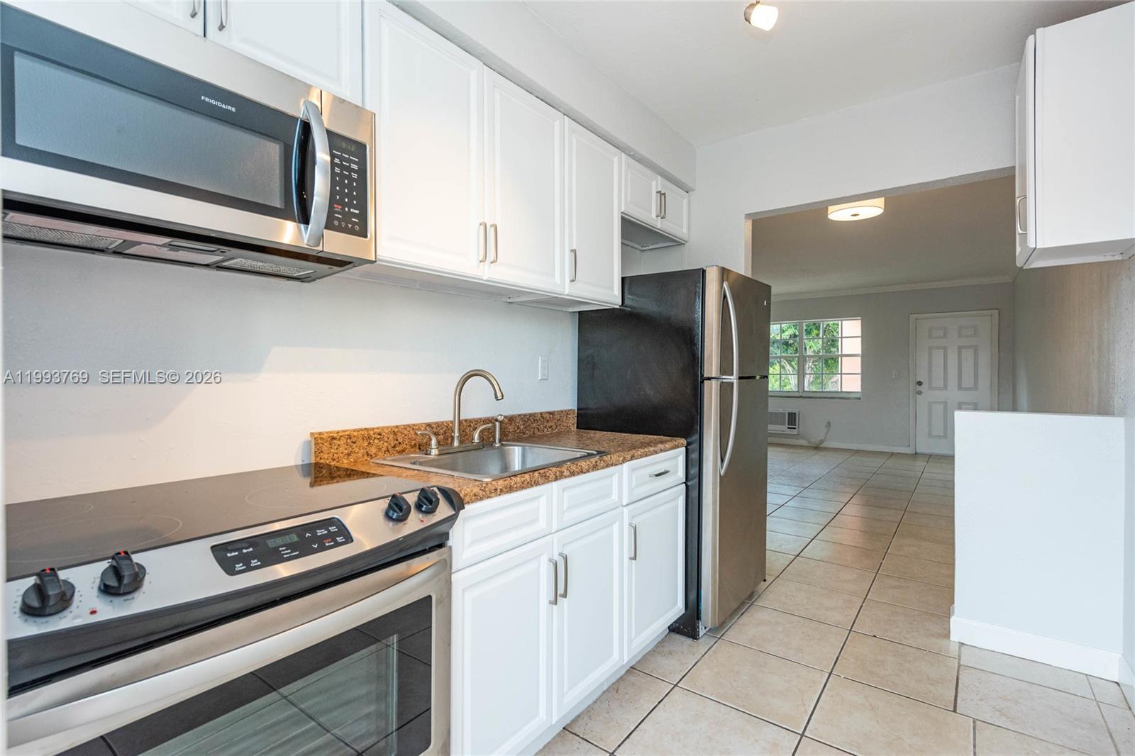 3671 SW 11th St # 9B