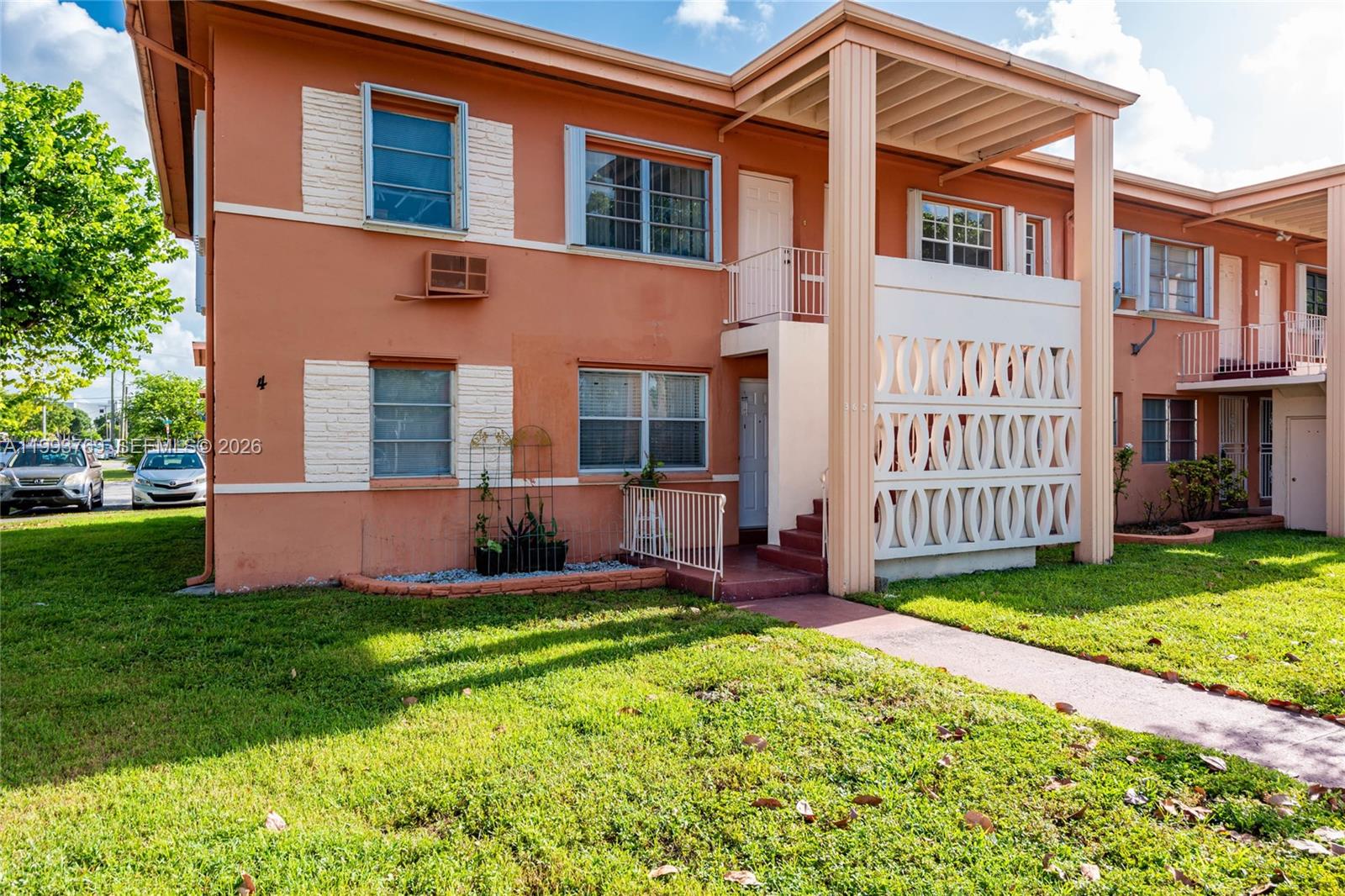 3671 SW 11th St # 9B