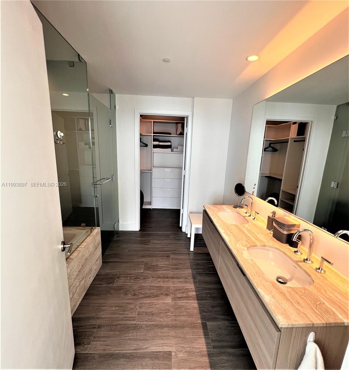 2900 NE 7th Ave # 2204