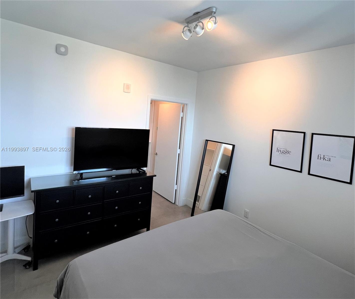 2900 NE 7th Ave # 2204