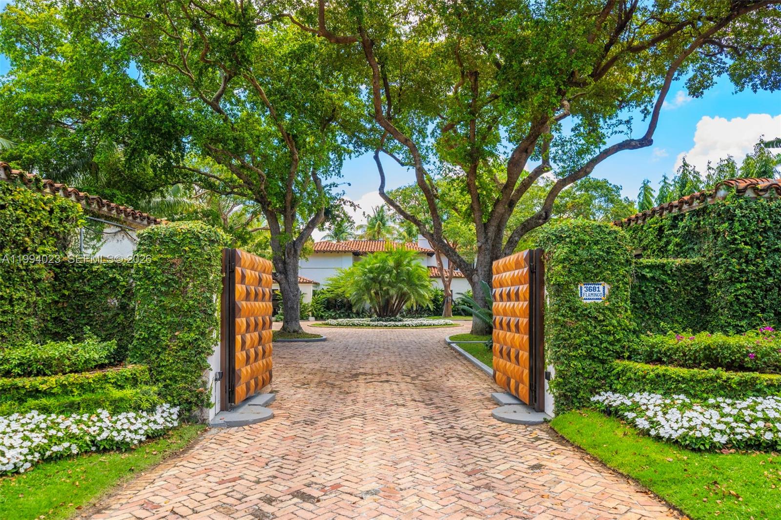 3681 Flamingo Dr