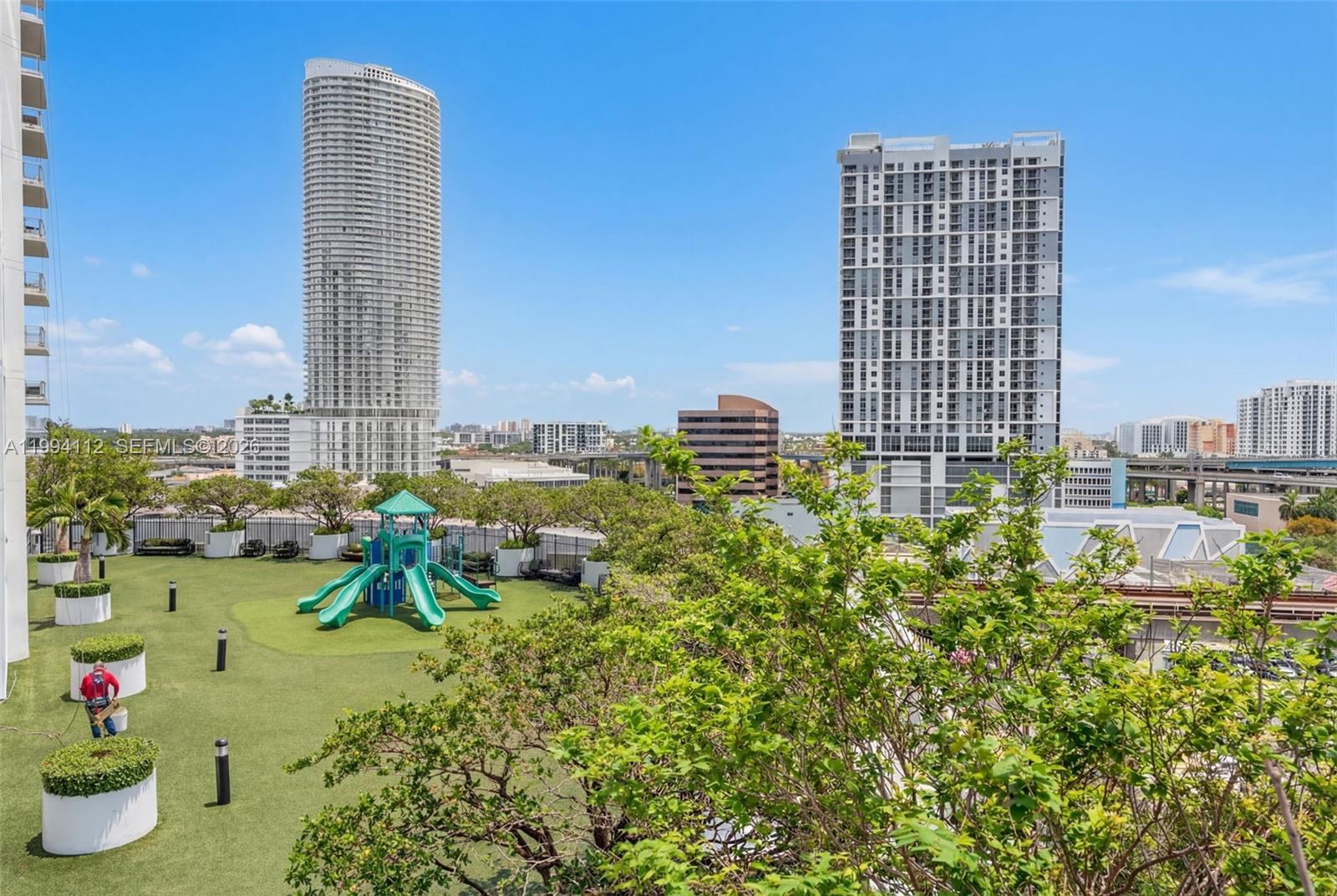 90 SW 3rd St # 1105