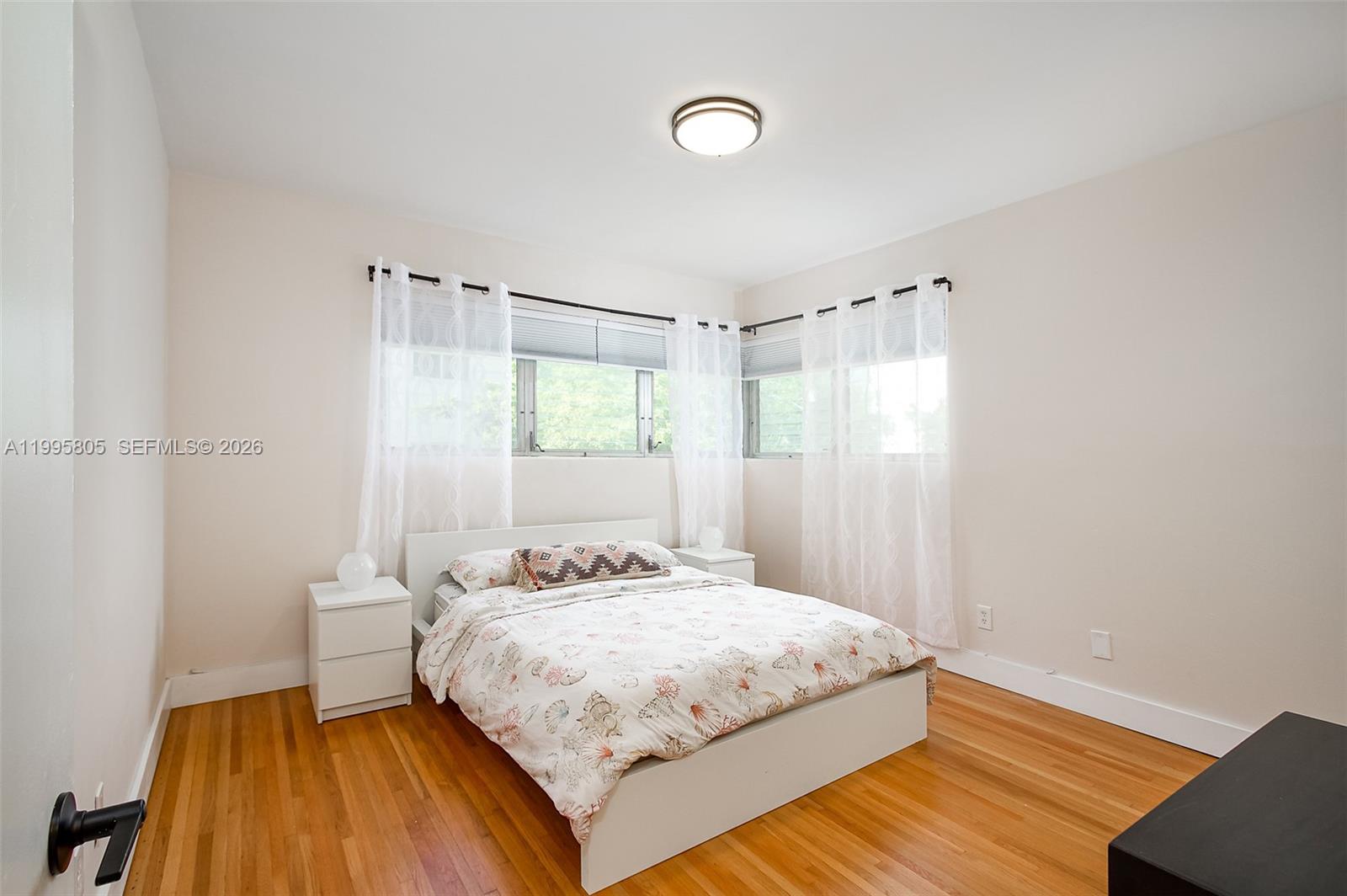 10081 W Bay Harbor Dr # 4