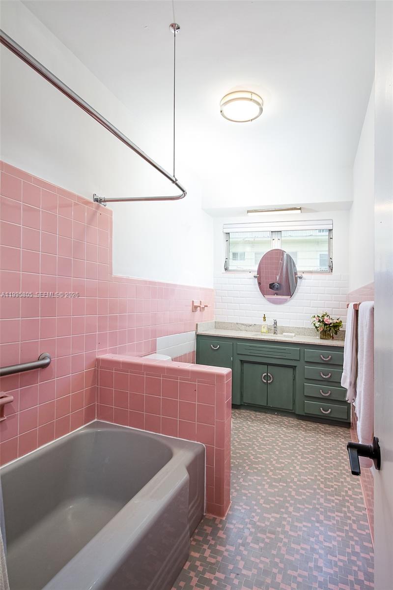 10081 W Bay Harbor Dr # 4