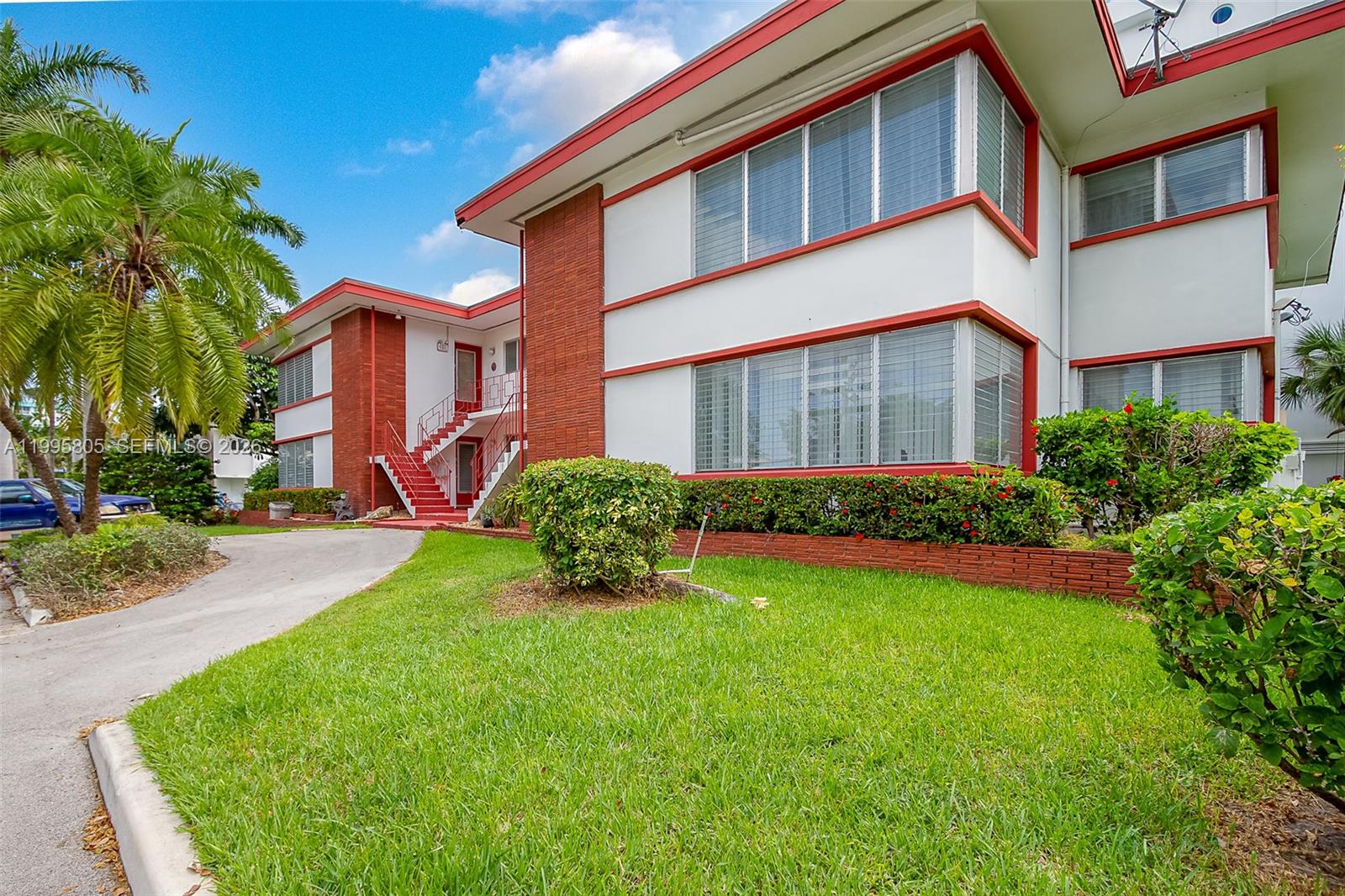 10081 W Bay Harbor Dr # 4