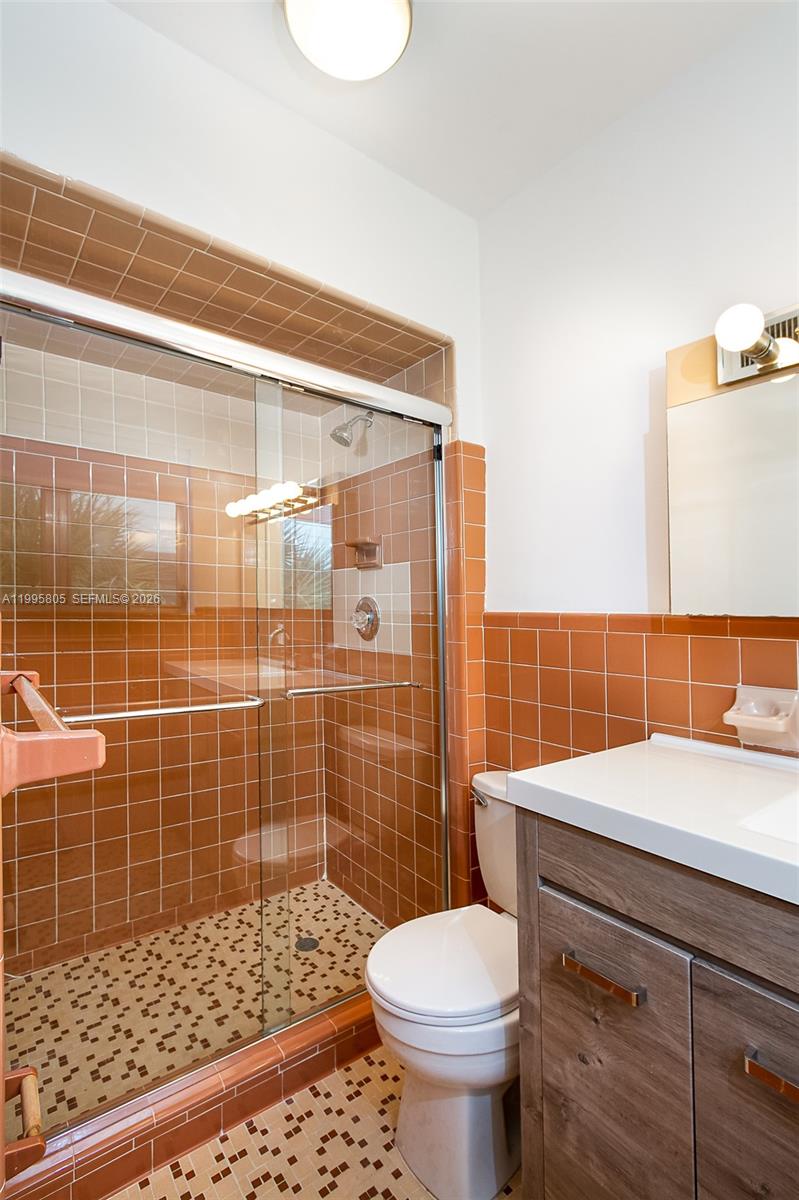 10081 W Bay Harbor Dr # 4