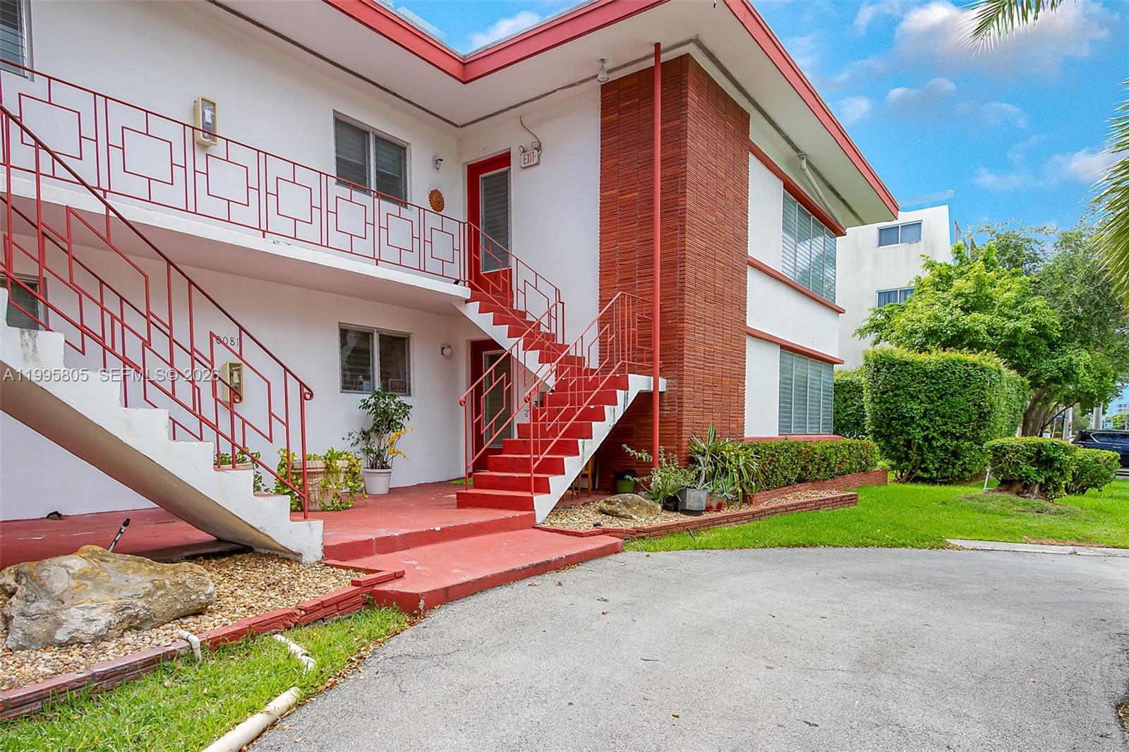 10081 W Bay Harbor Dr # 4