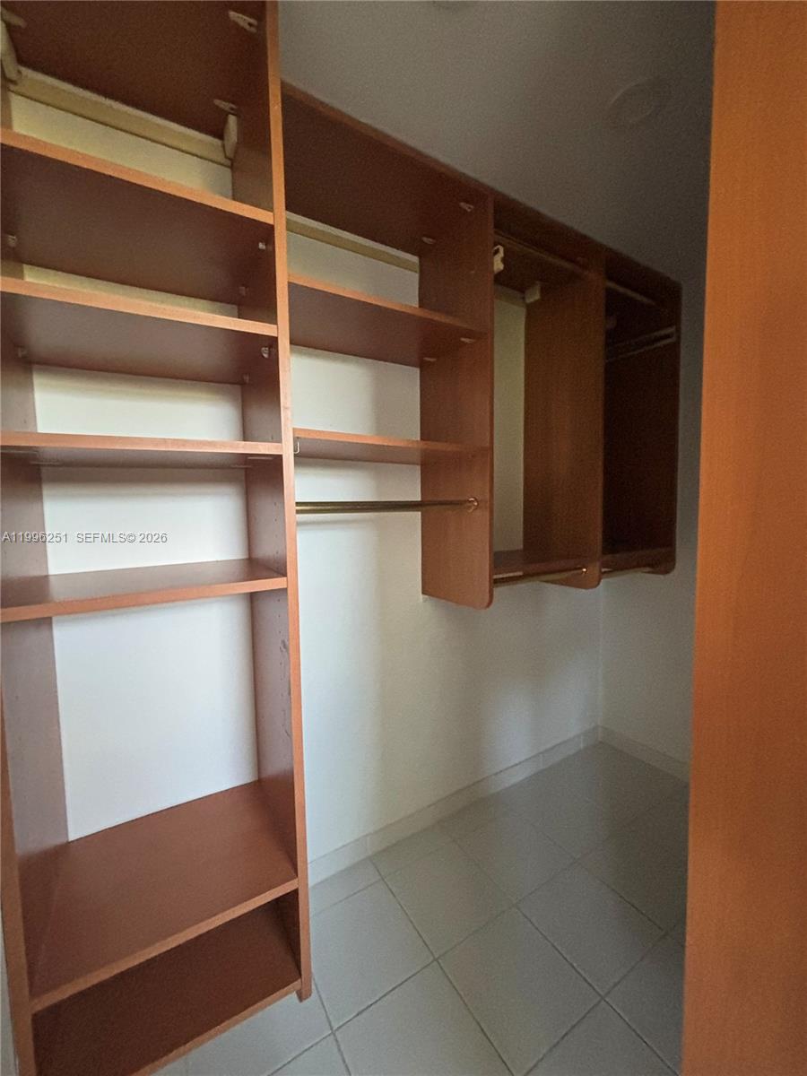 555 Crandon Blvd # 43