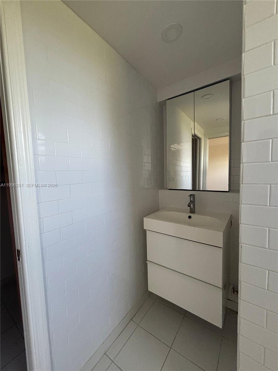 555 Crandon Blvd # 43
