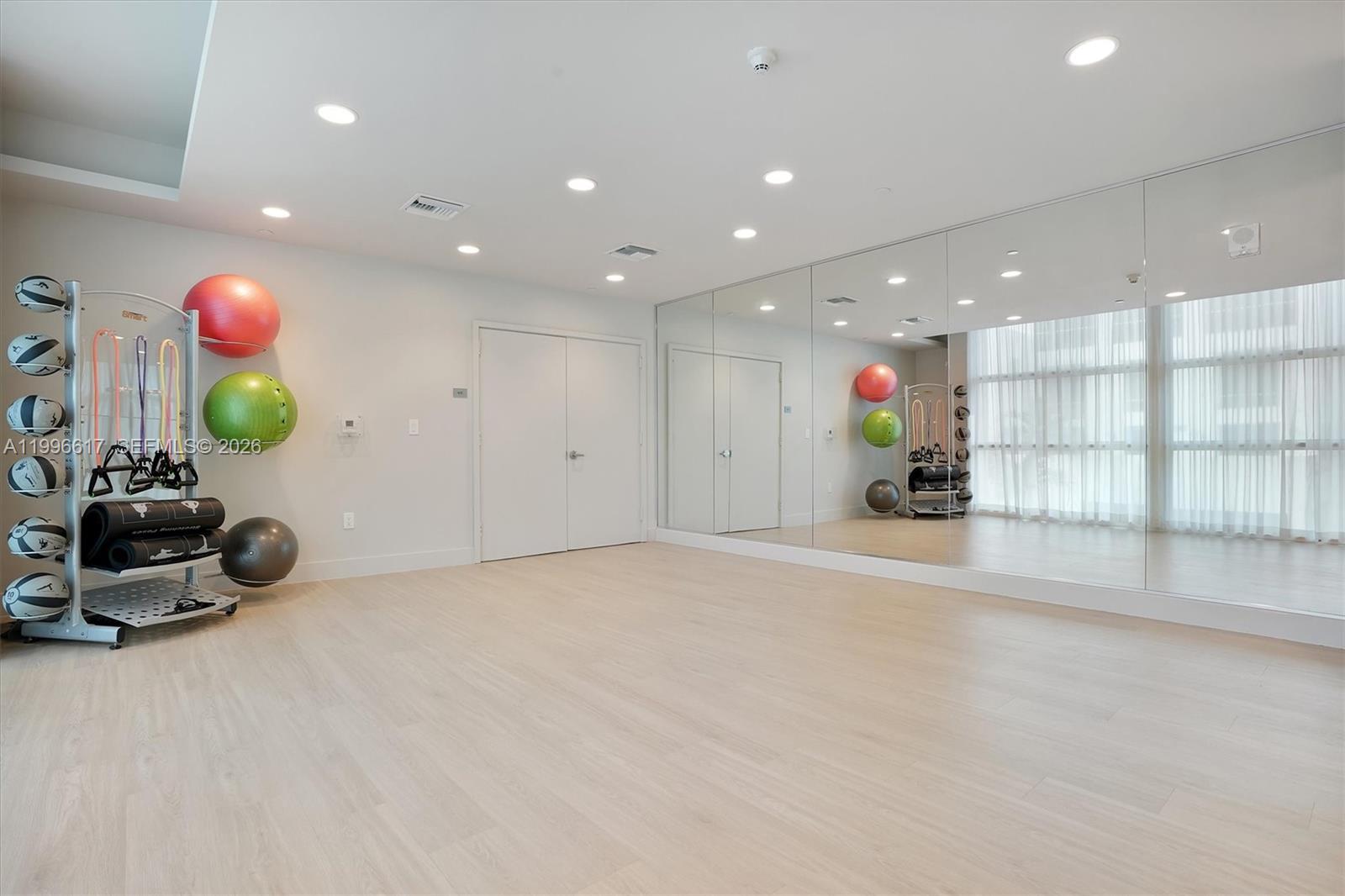 350 NE 24th St # 1007