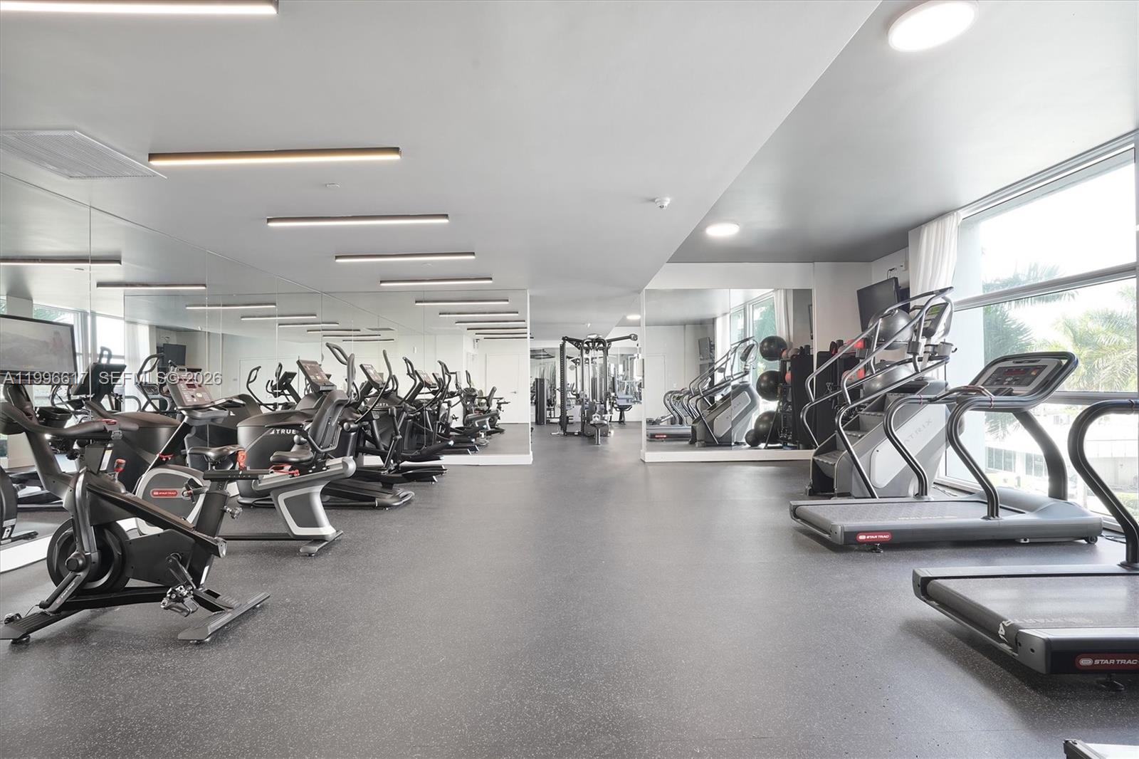 350 NE 24th St # 1007