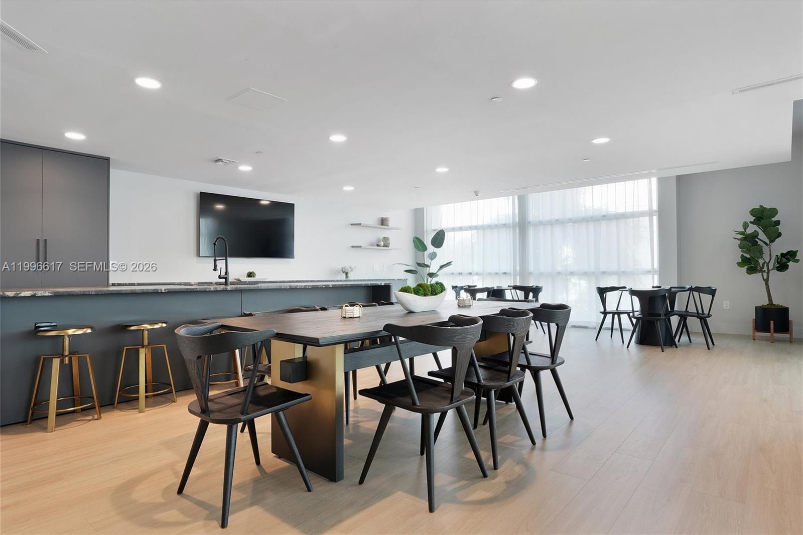 350 NE 24th St # 1007