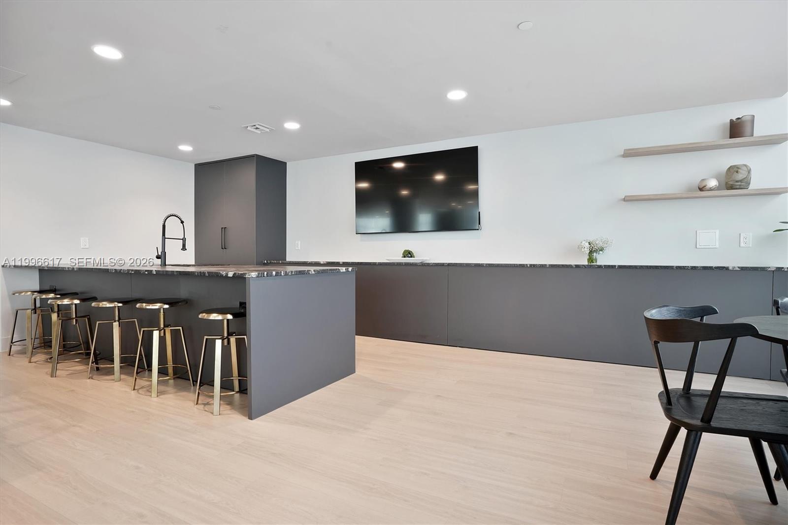 350 NE 24th St # 1007