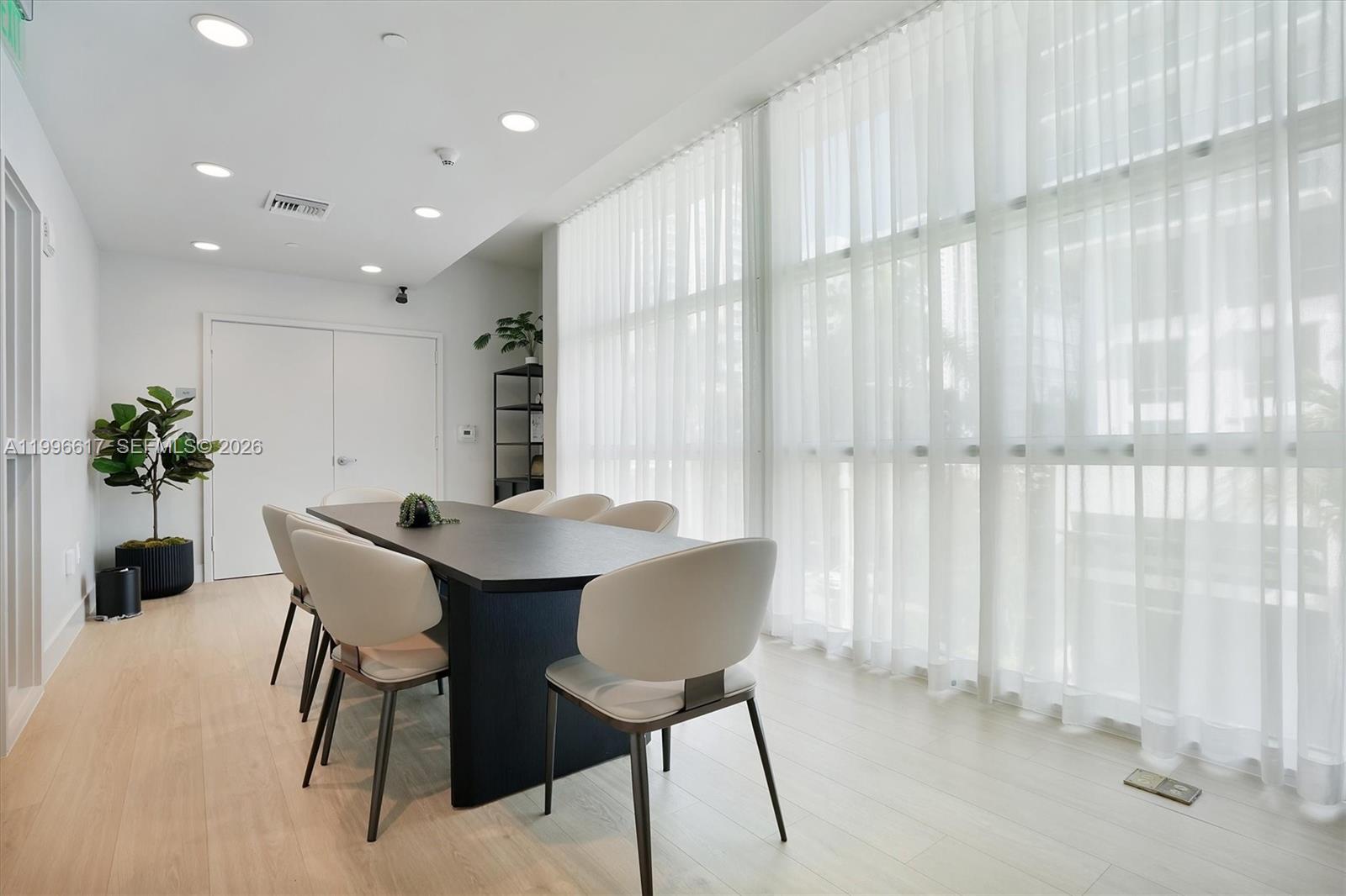 350 NE 24th St # 1007