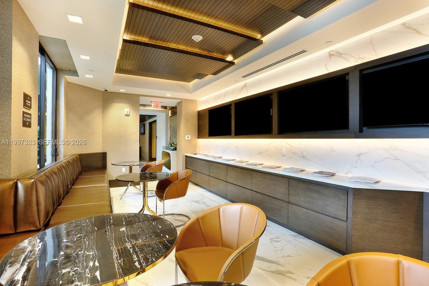 301 Altara Ave Unit: LPH914