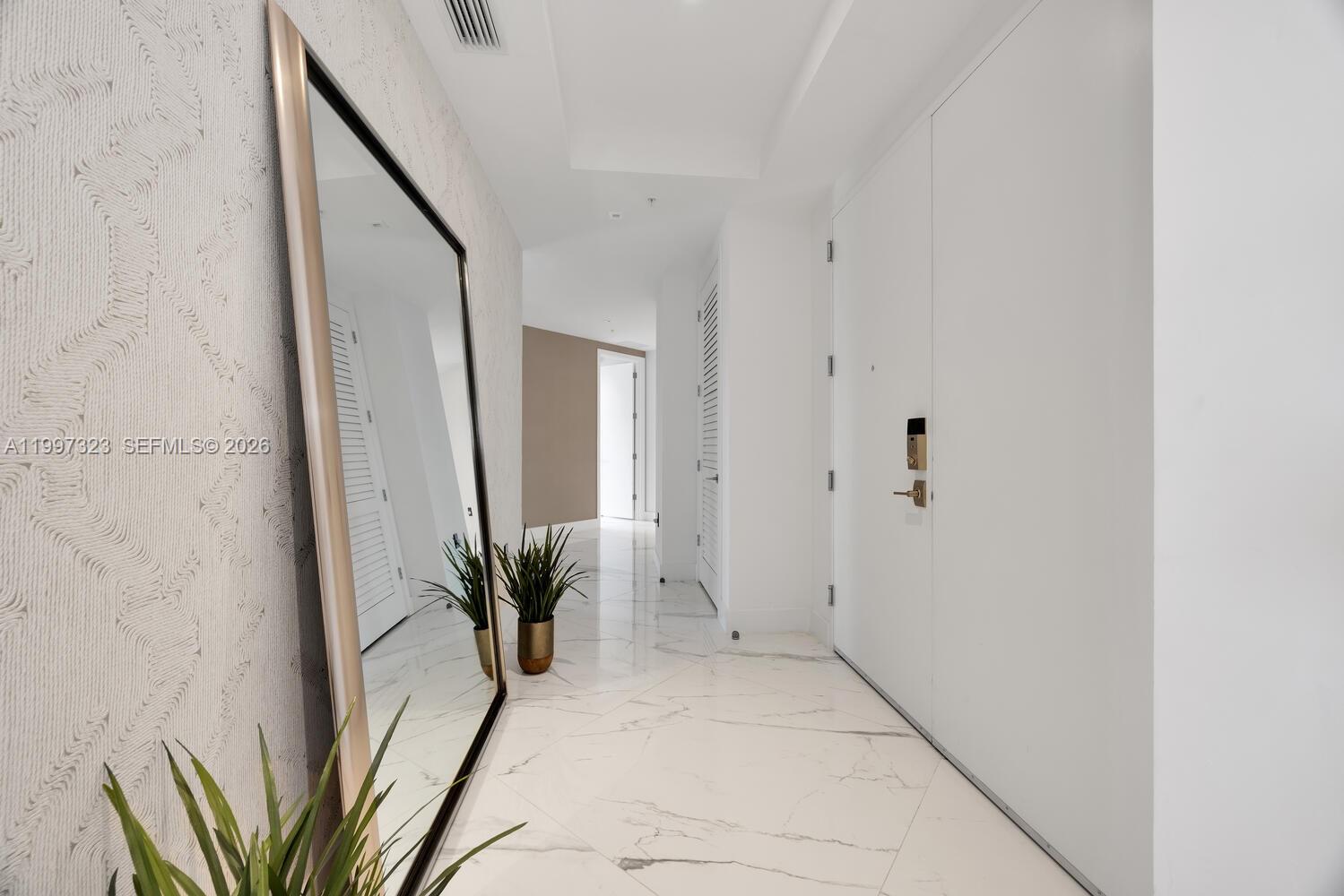 301 Altara Ave Unit: LPH914