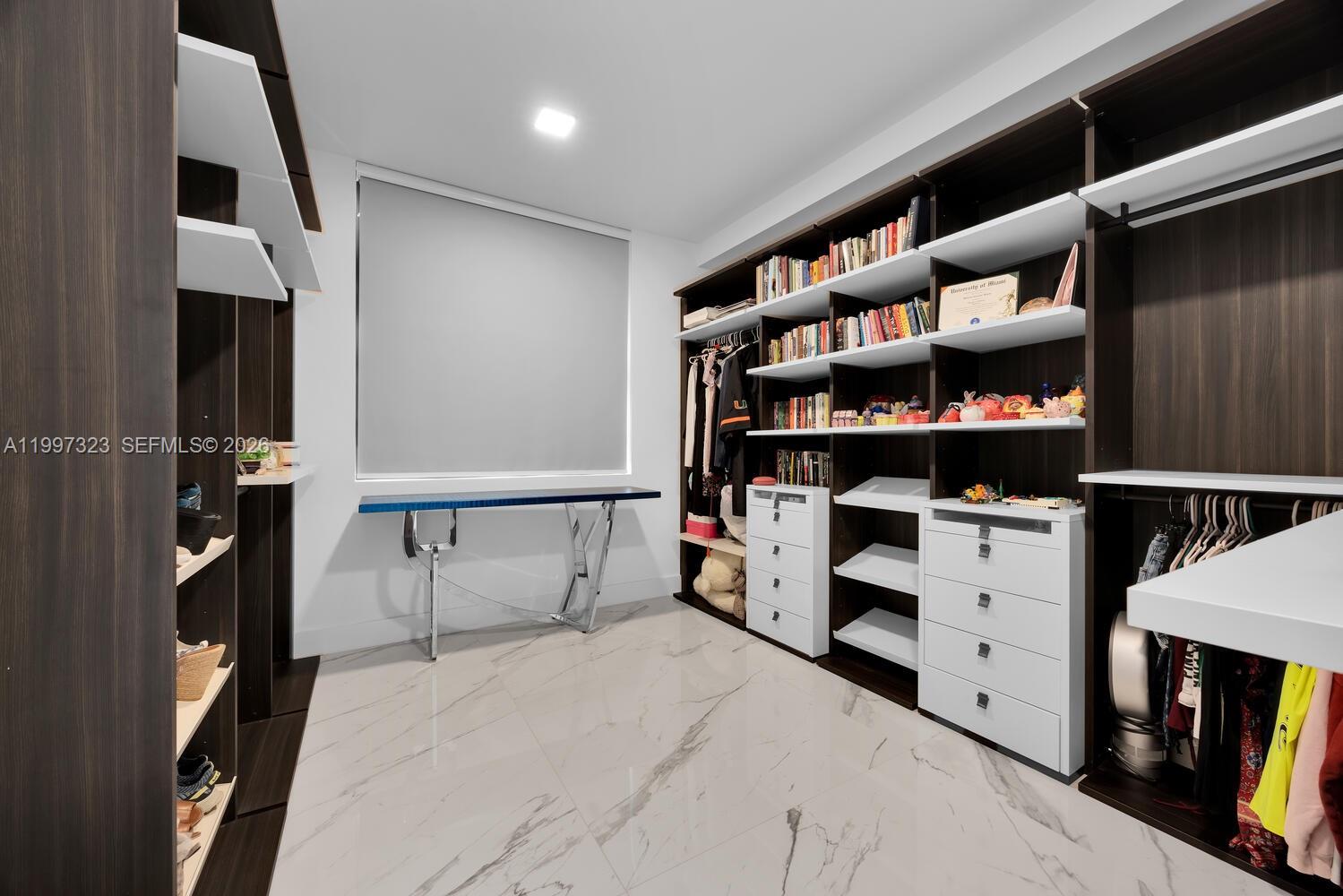 301 Altara Ave Unit: LPH914