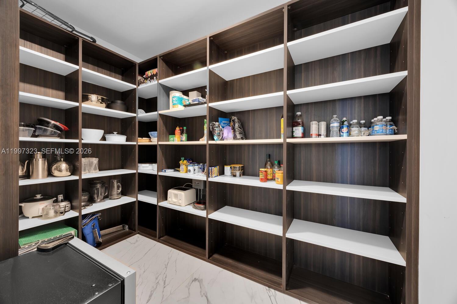 301 Altara Ave Unit: LPH914