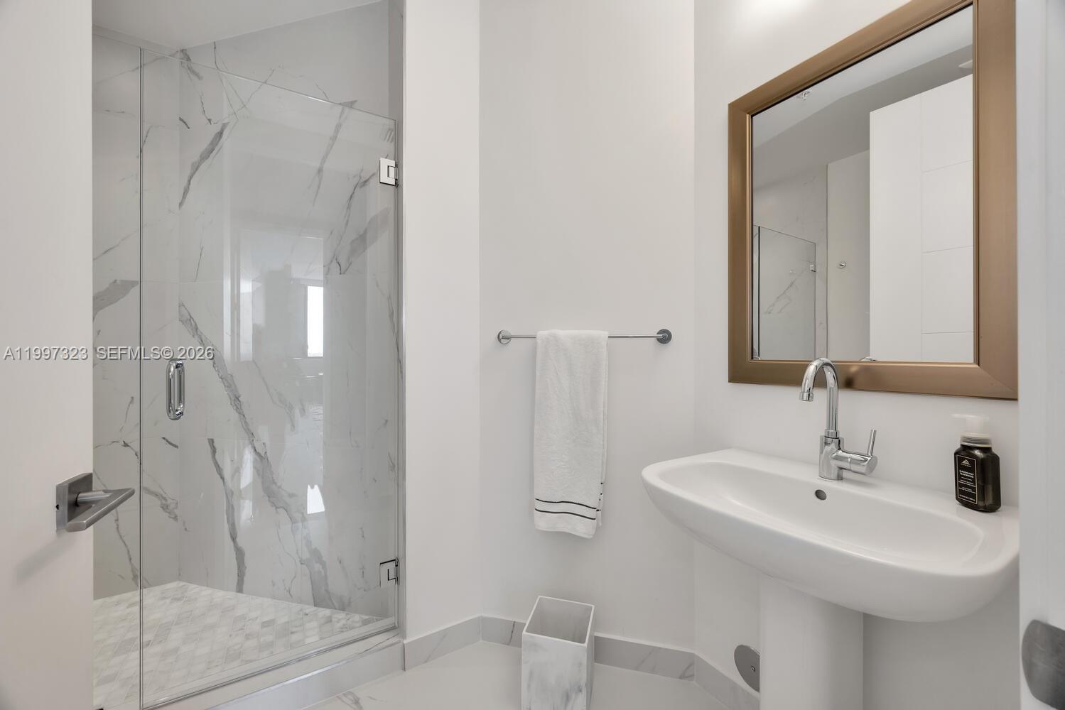 301 Altara Ave Unit: LPH914