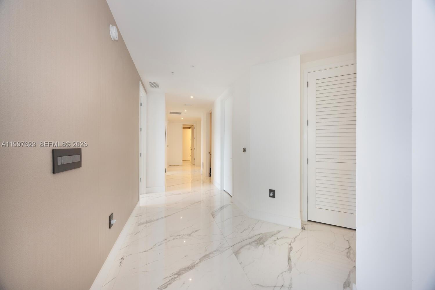 301 Altara Ave Unit: LPH914