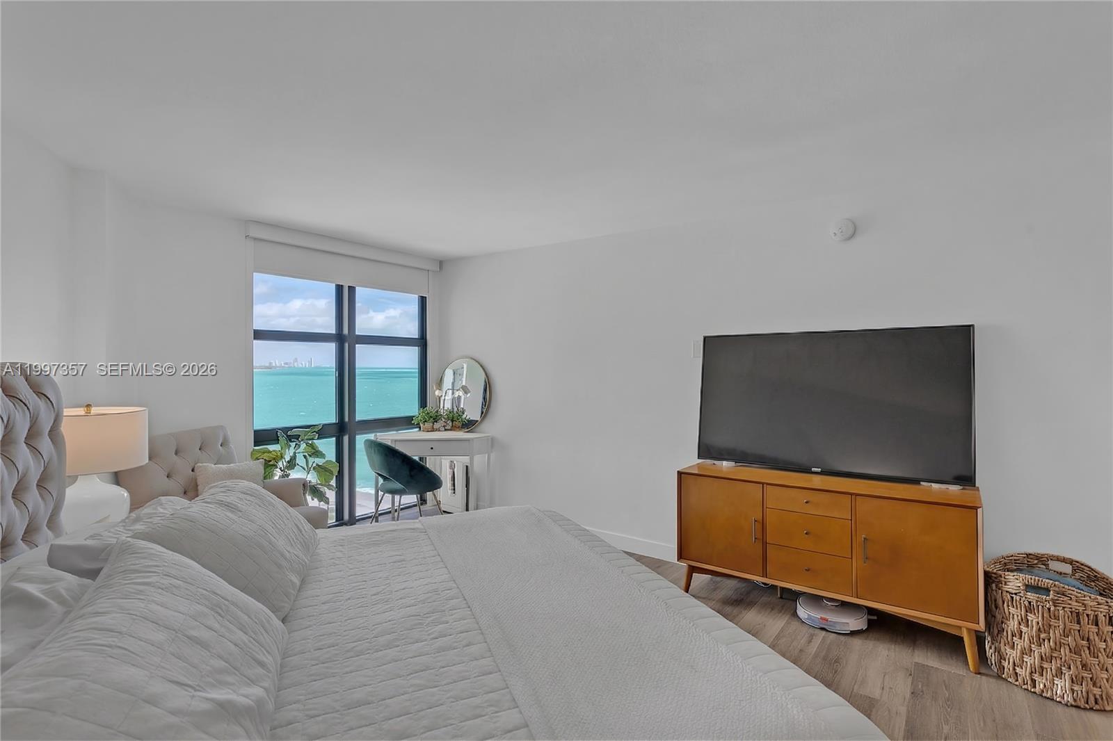 1111 Crandon Blvd # B807