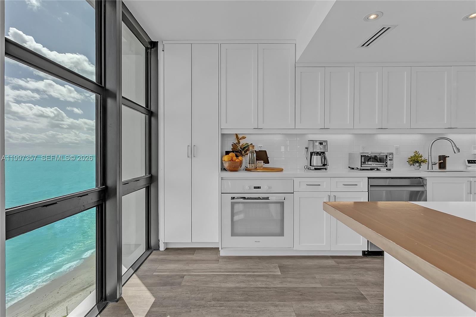 1111 Crandon Blvd # B807