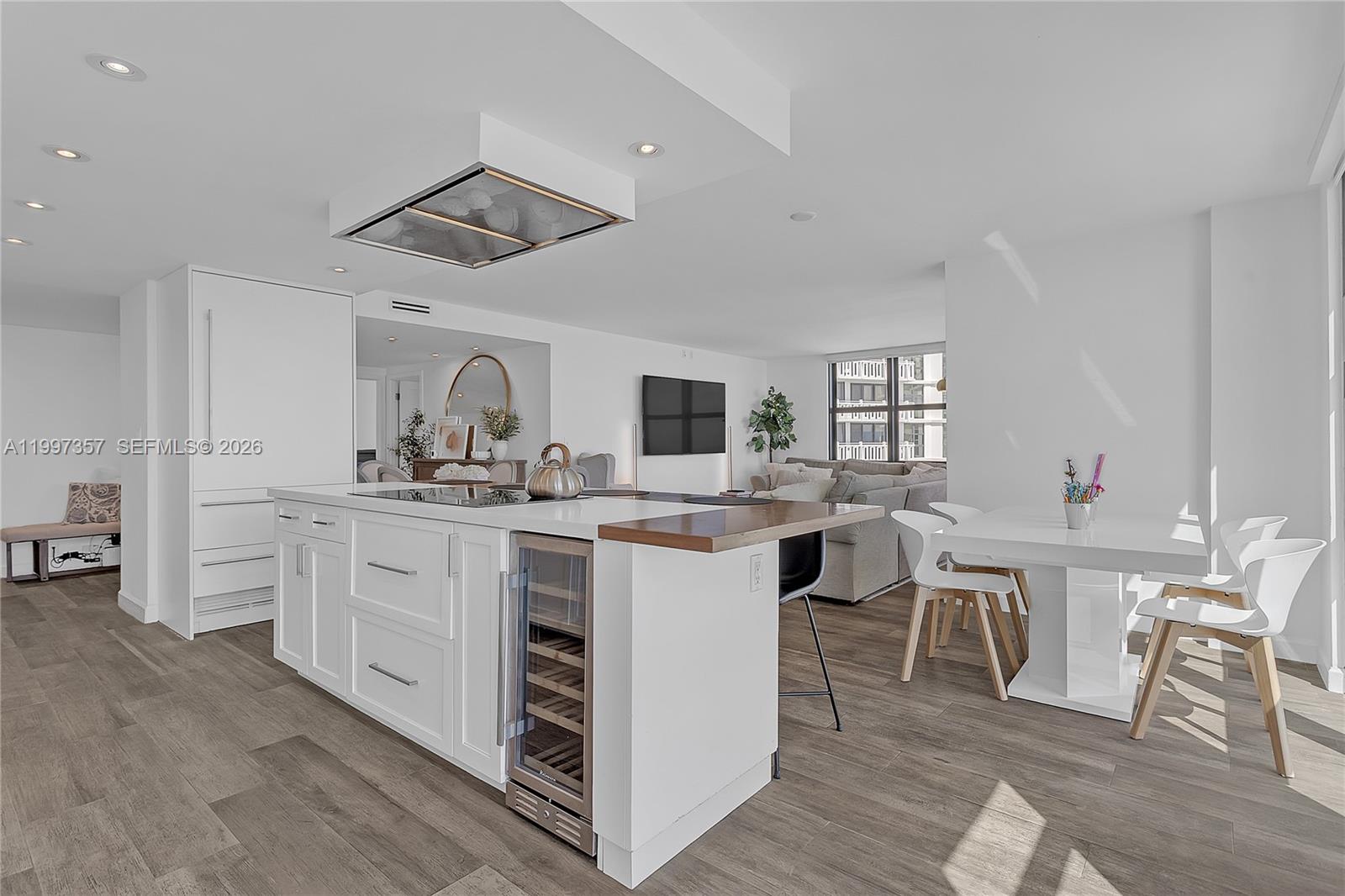 1111 Crandon Blvd # B807